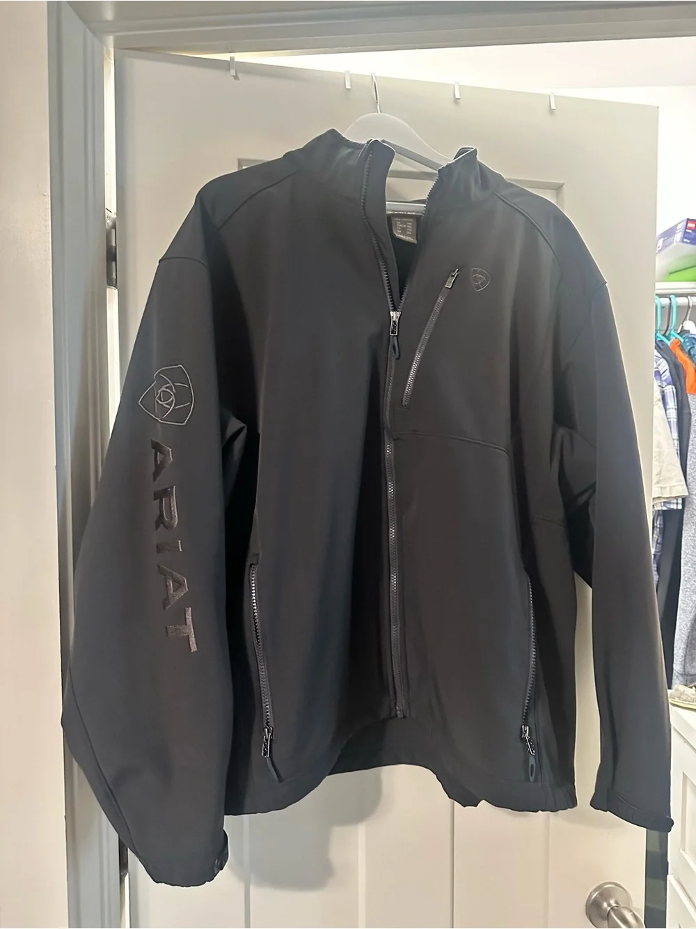 Ariat Men's Black Lightweight Softshell Jacket